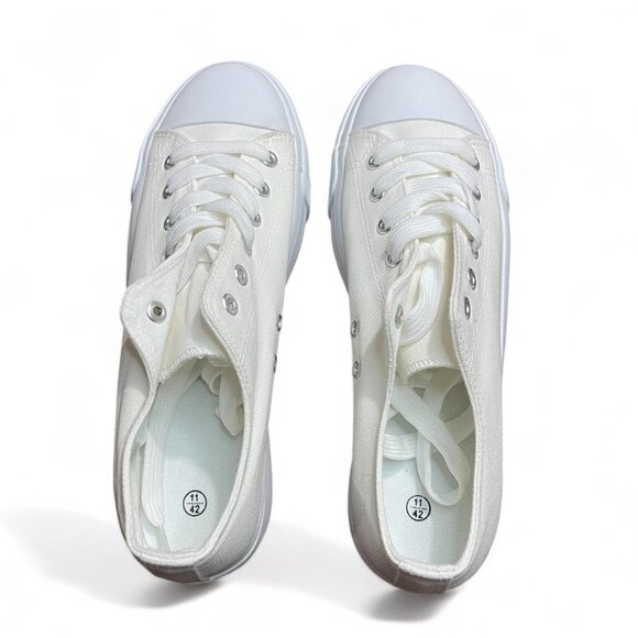 Women's white canvas low top sneakers with thick sole and rubber toe cap, New - Picture 9 of 12